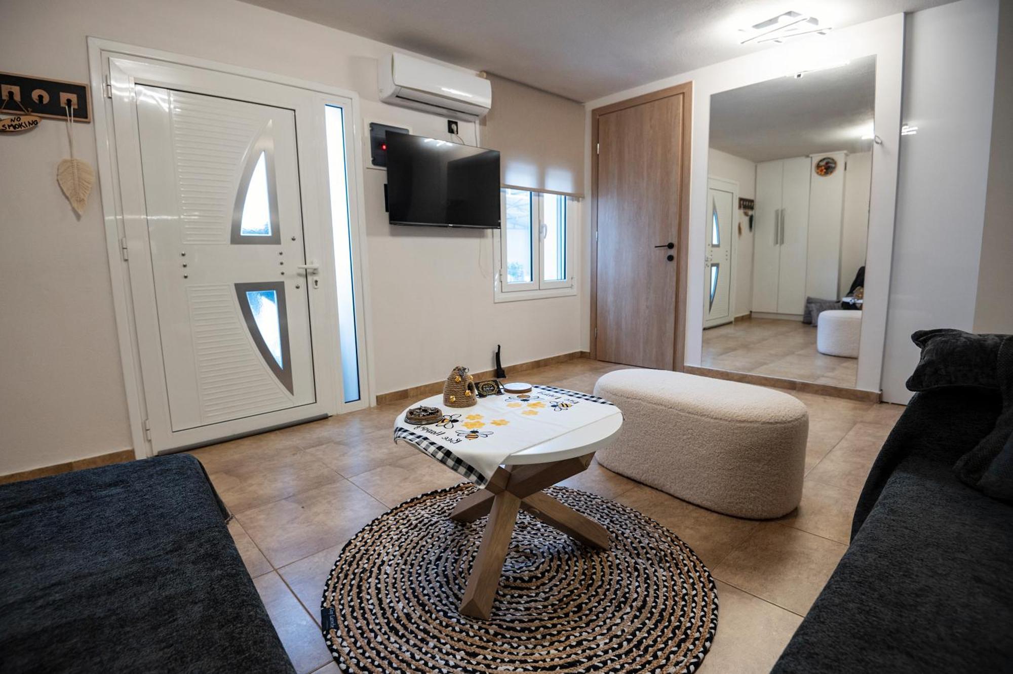 La Casa De Spyrakos Lägenhet Volos Exteriör bild